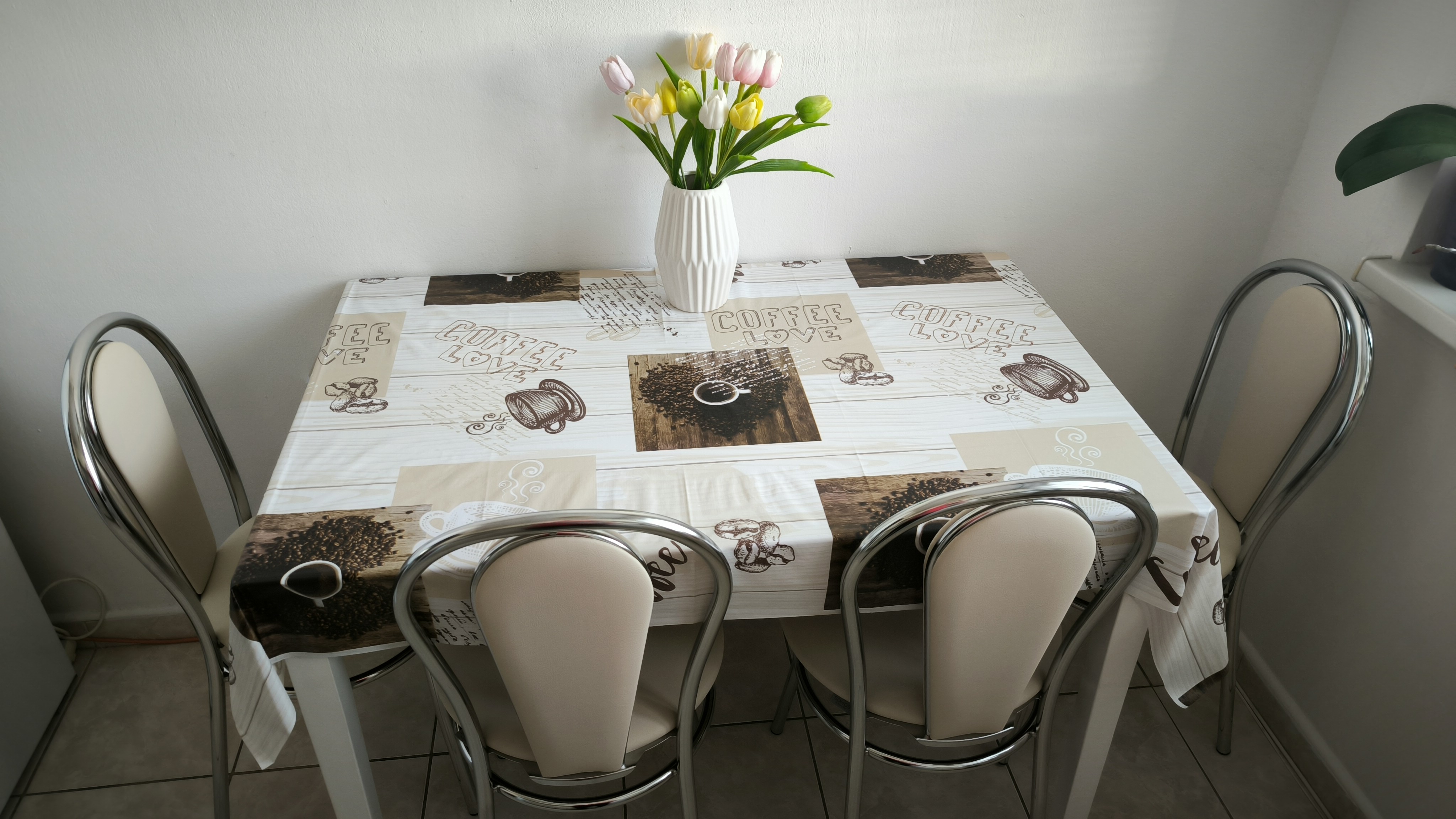 Stolička Tulipan Plus zdjęcie klienta Sylvia