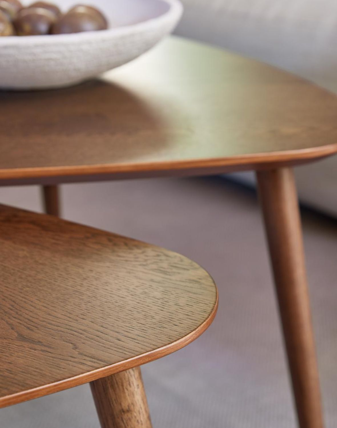 podwójny, trójkątny stolik kawowy adda (48592930), ciemny dąb