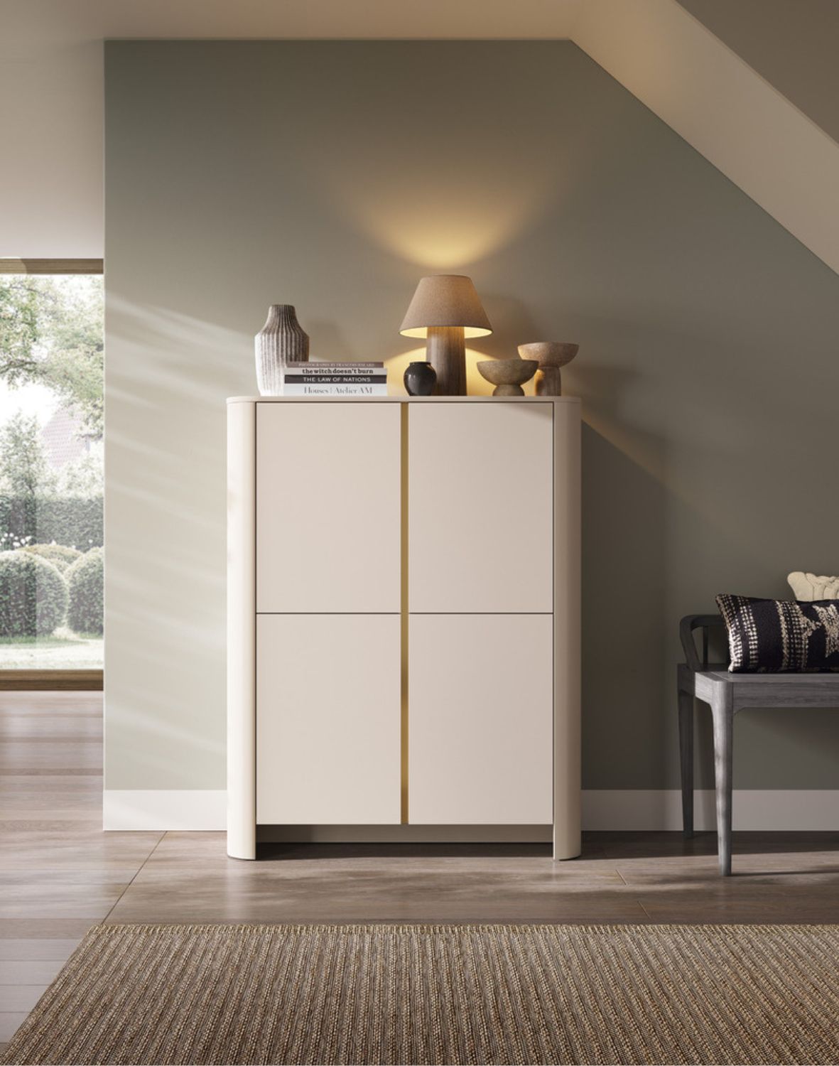 wysoka komoda kaszmir bari k103 ze złotą listwą