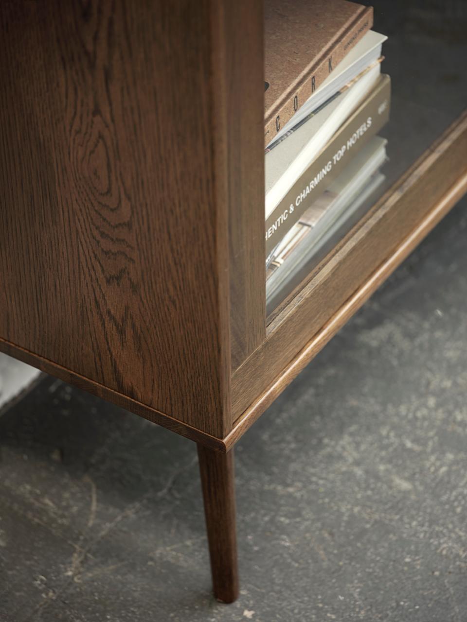 drewniana witryna do salonu barrali, ciemny dąb (46722930), 160 cm