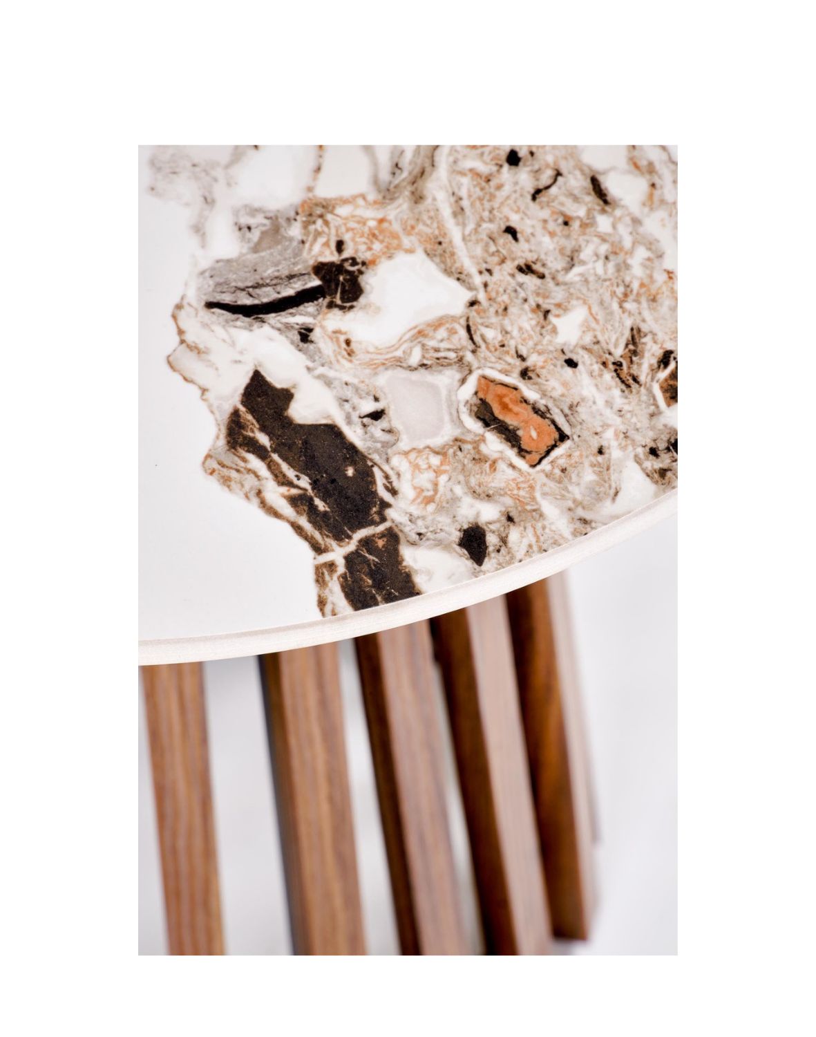 stolik kawowy okrągły orzechowy carina, marmur