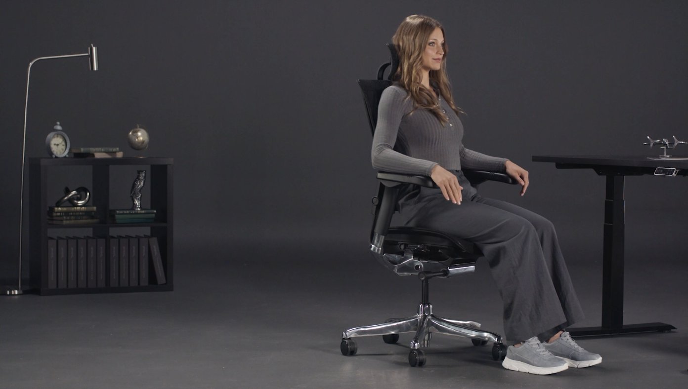 Fotel Ioo 2 + Biurko regulowane Alto 101 Black